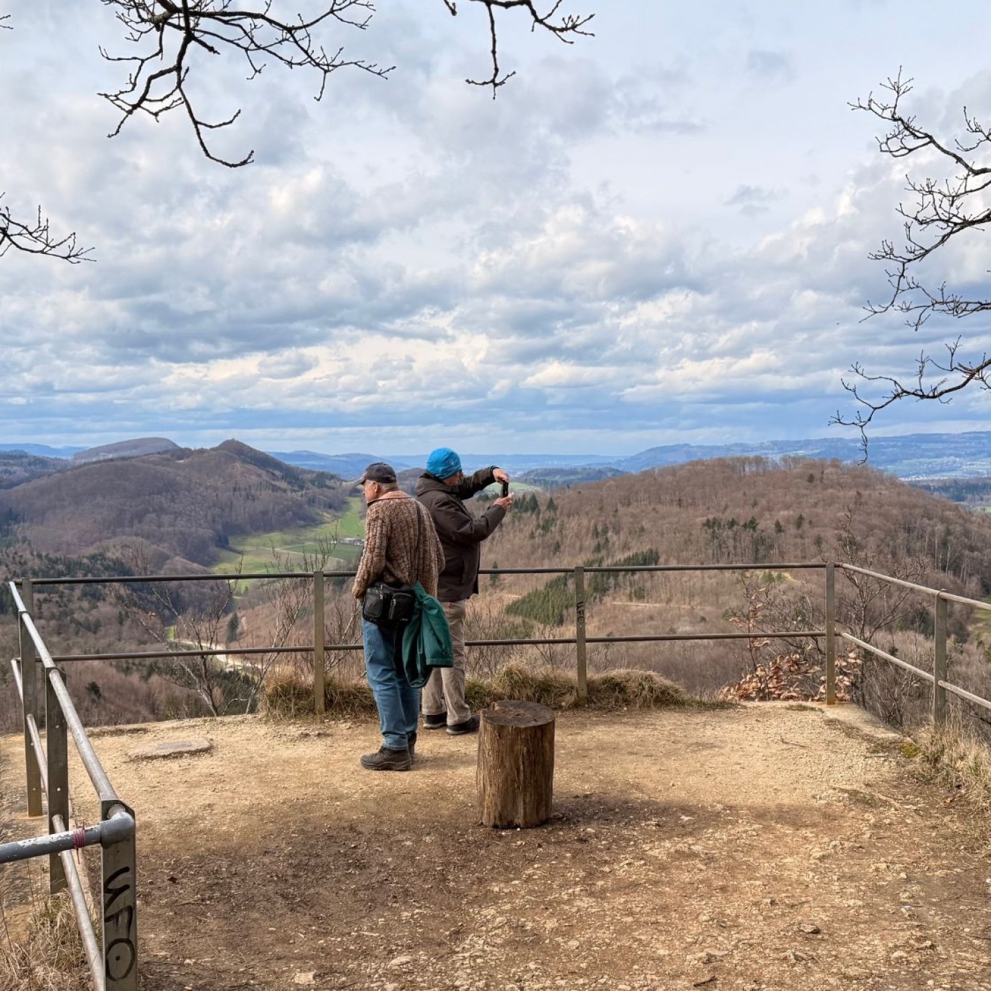 7_Windige Aussichtsplattform auf dem Geiissberg Chameren