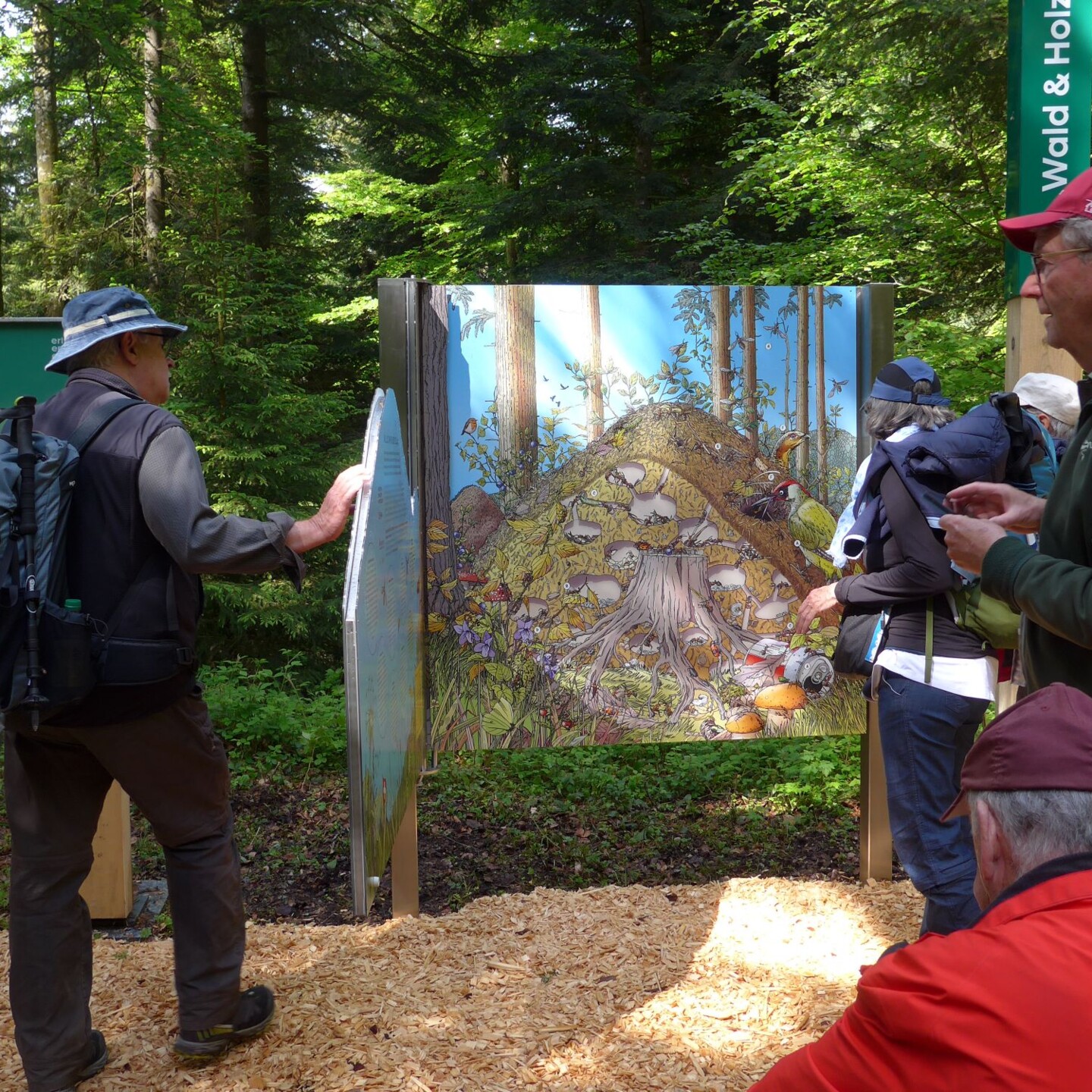 04_Bei der Plattform Wald und Holz