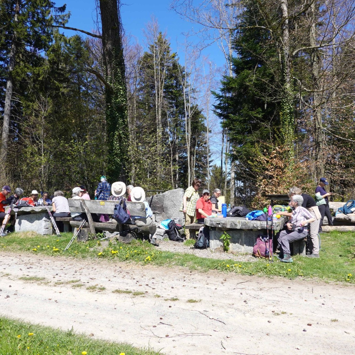 Beerli_03_Mittagsrast im Sonnenschein