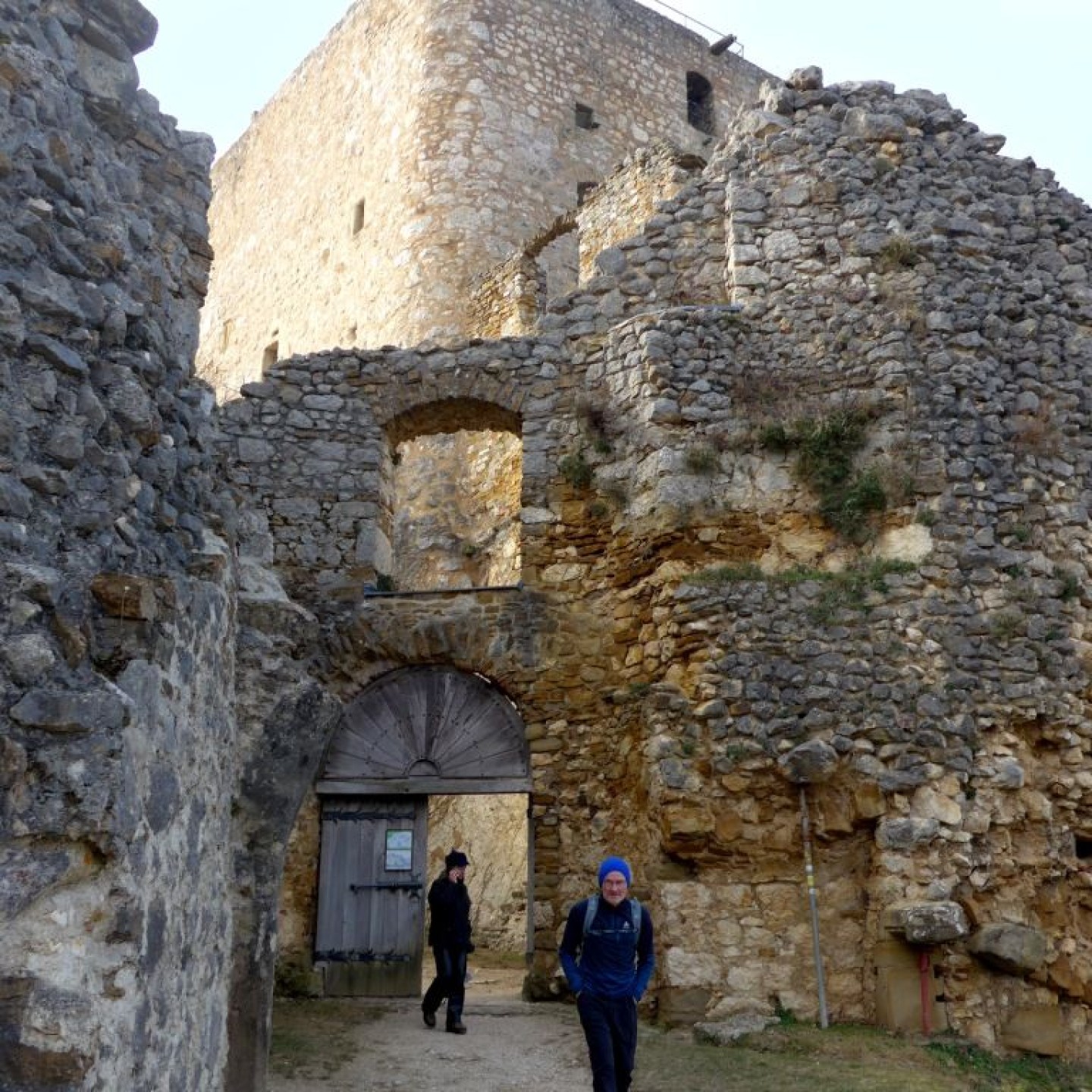 06_Retourblick zur gut erhaltenen Ruine